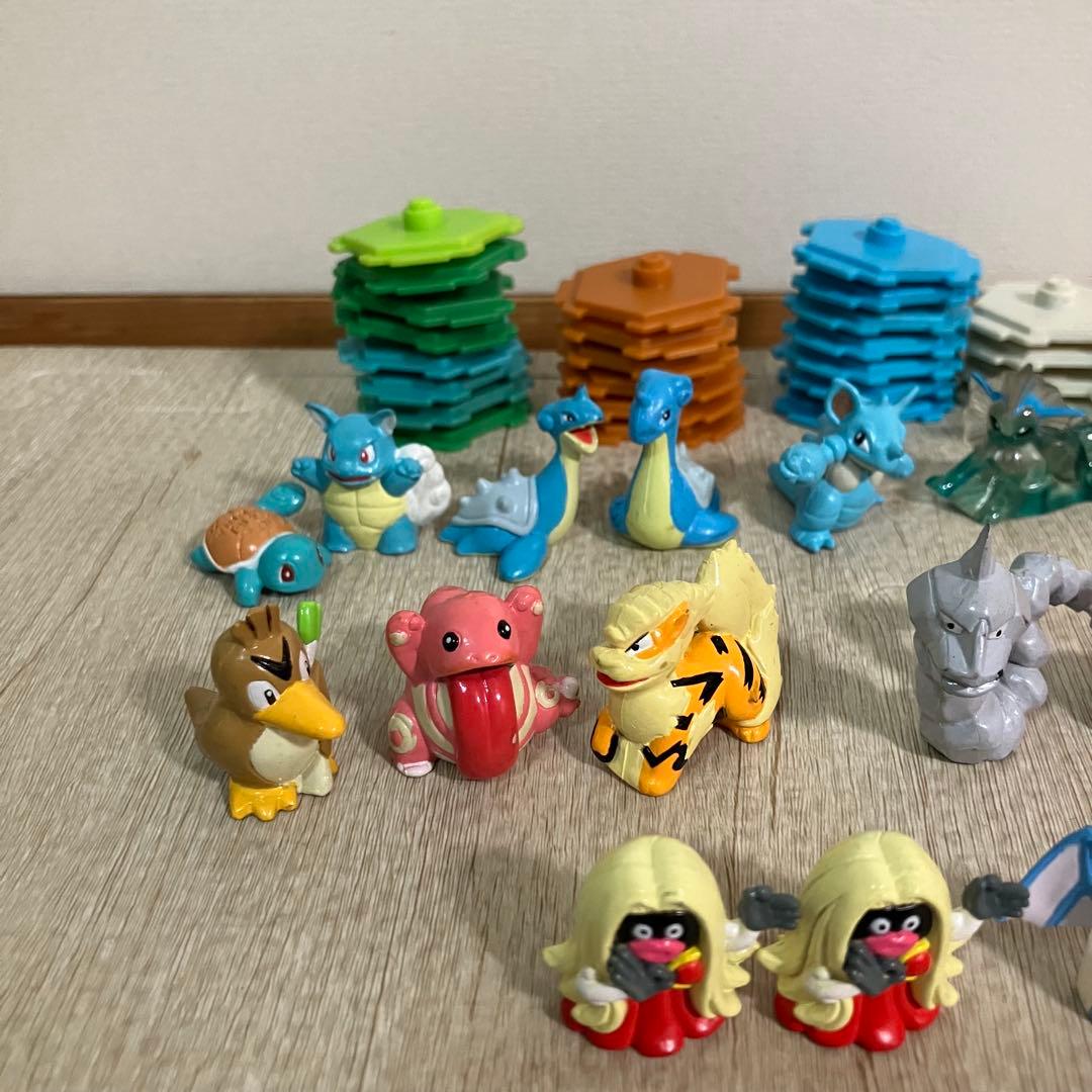 【大量】ポケモン　ガチャ　ミニフィギュア　フルカラースタジアムなど　当時物