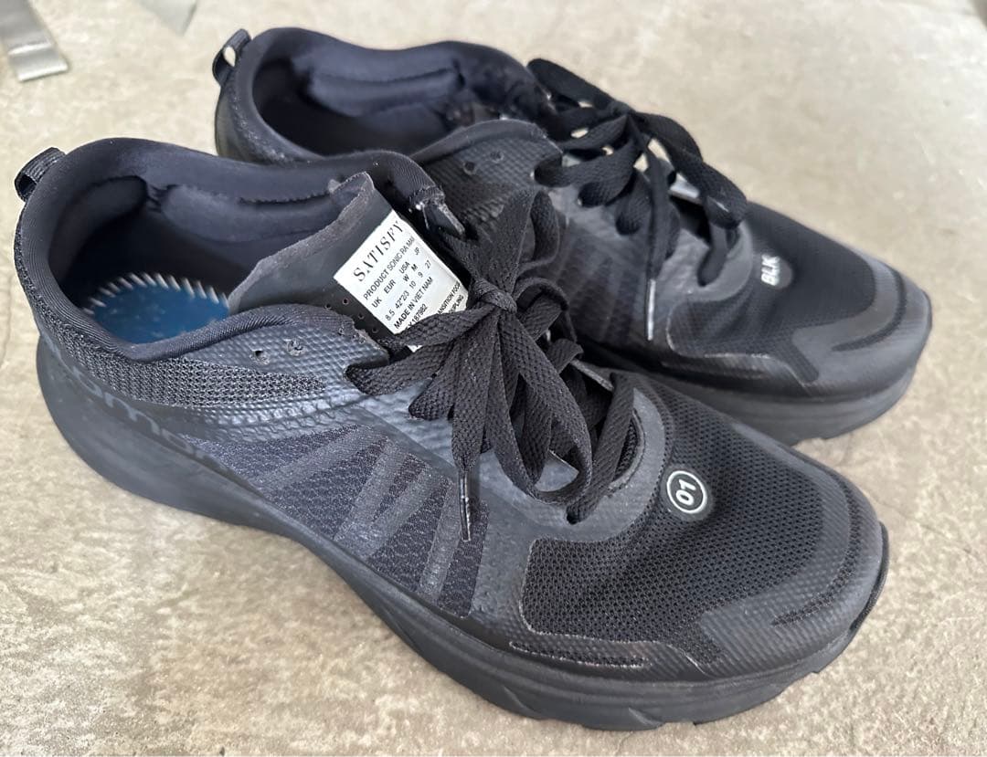 satisfy running salomon サティスファイ　27cm