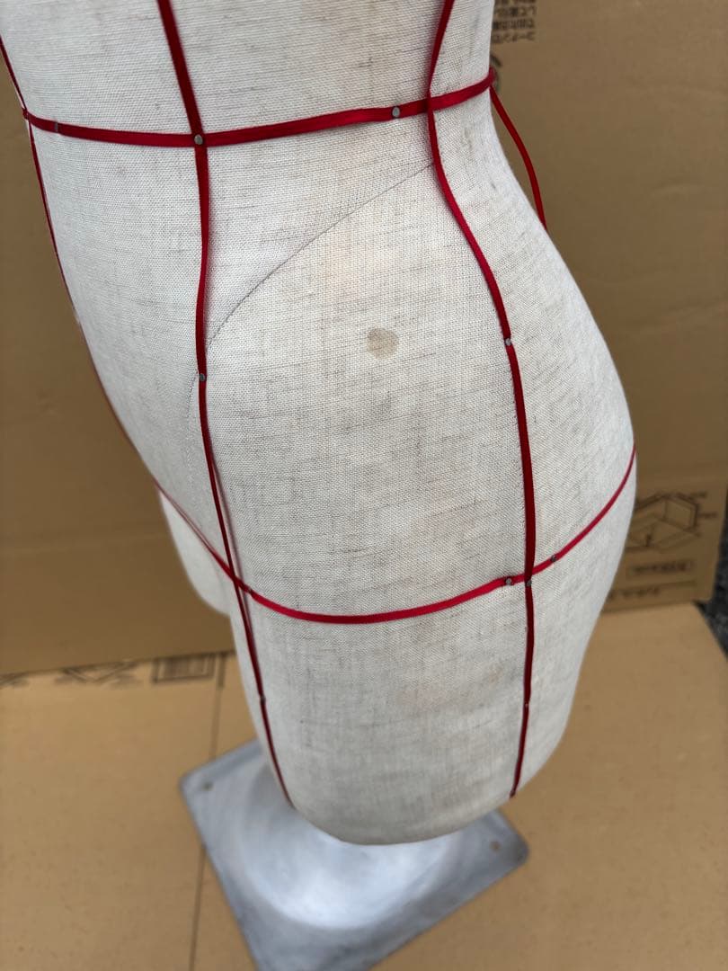 夢八トルソー　トルソーボディマネキン　ボディーライン入り洋装ソーイング卓上