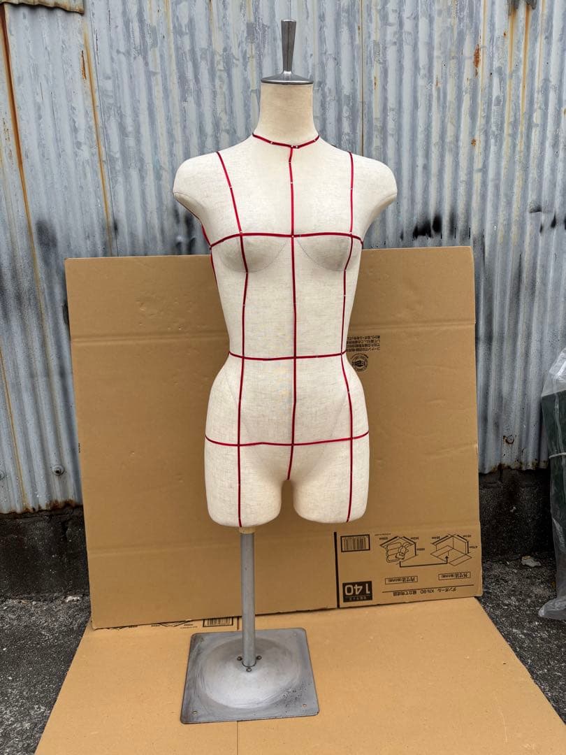 夢八トルソー　トルソーボディマネキン　ボディーライン入り洋装ソーイング卓上