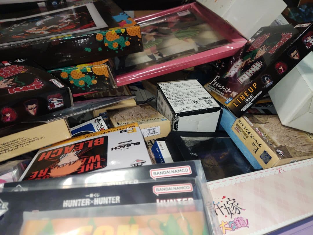 アニメグッズ　超大量まとめ売り　（ダンボール120サイズ程度）