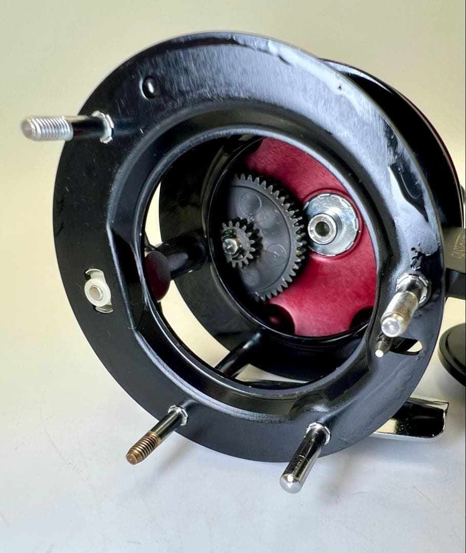 Abu Garcia 4601 C3 左巻き ワインカラー 020003