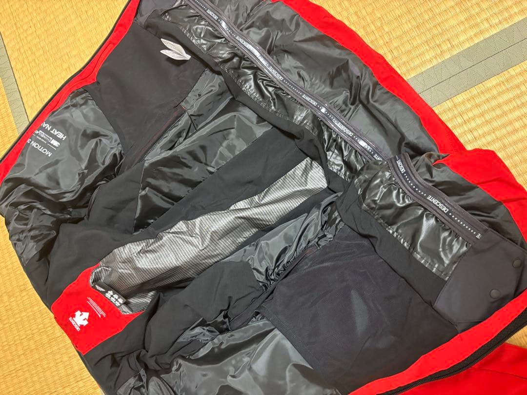 DESCENTE ダウンジャケット L レッド