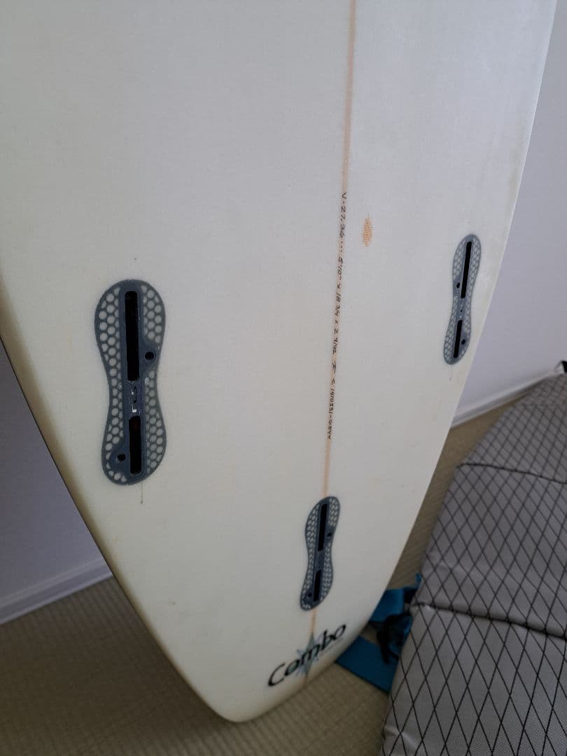 サーフボード　JUSTICE Carroll　トライフィン　ハードケース 付き