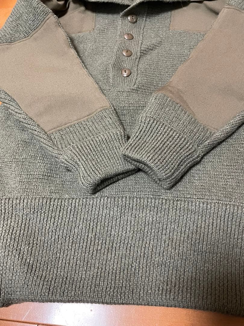 オーストラリア軍セーターschurwolle  HEERESEIGENTUM