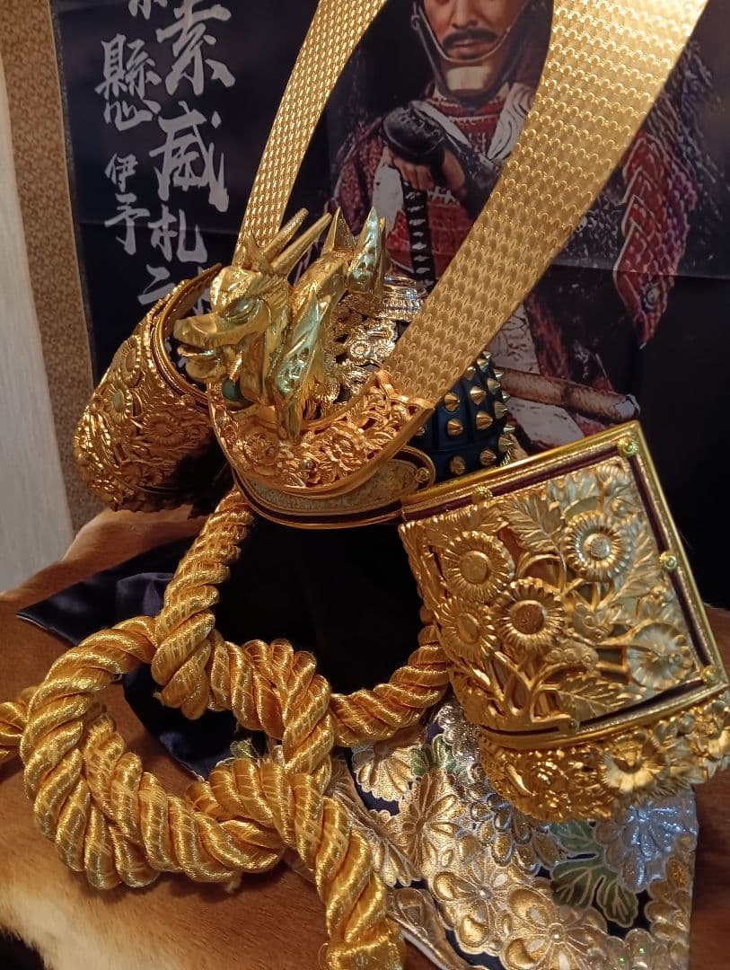 大型サイズ端午の節句伝統的な日本の武士の高級兜飾り装大桐櫃２５号サイズ置物