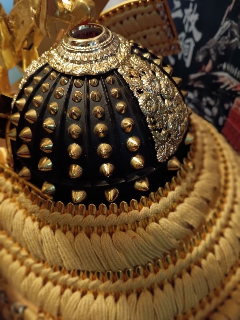 大型サイズ端午の節句伝統的な日本の武士の高級兜飾り装大桐櫃２５号サイズ置物