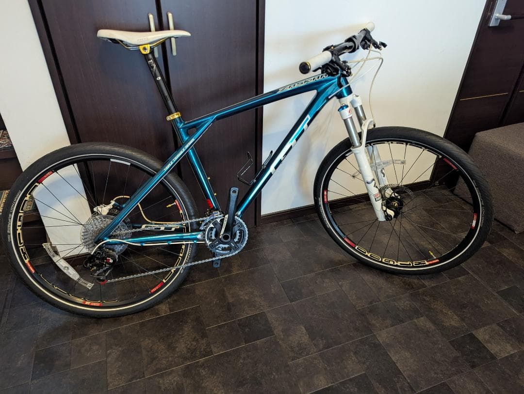 GT ZASKAR CARBON PRO マウンテンバイク 26インチ