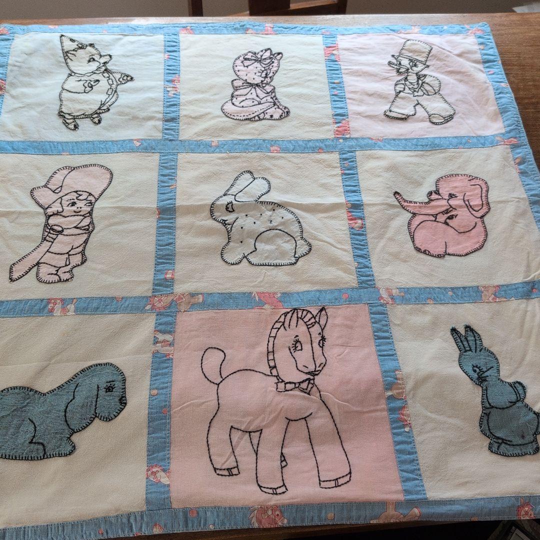 パッチワークキルト　アンティークキルト　動物柄