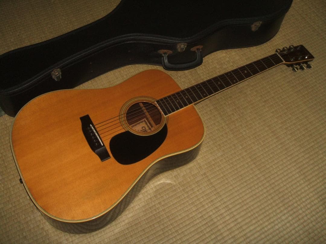 サム Thumb W250 アコースティックギター ハードケース付1977年品