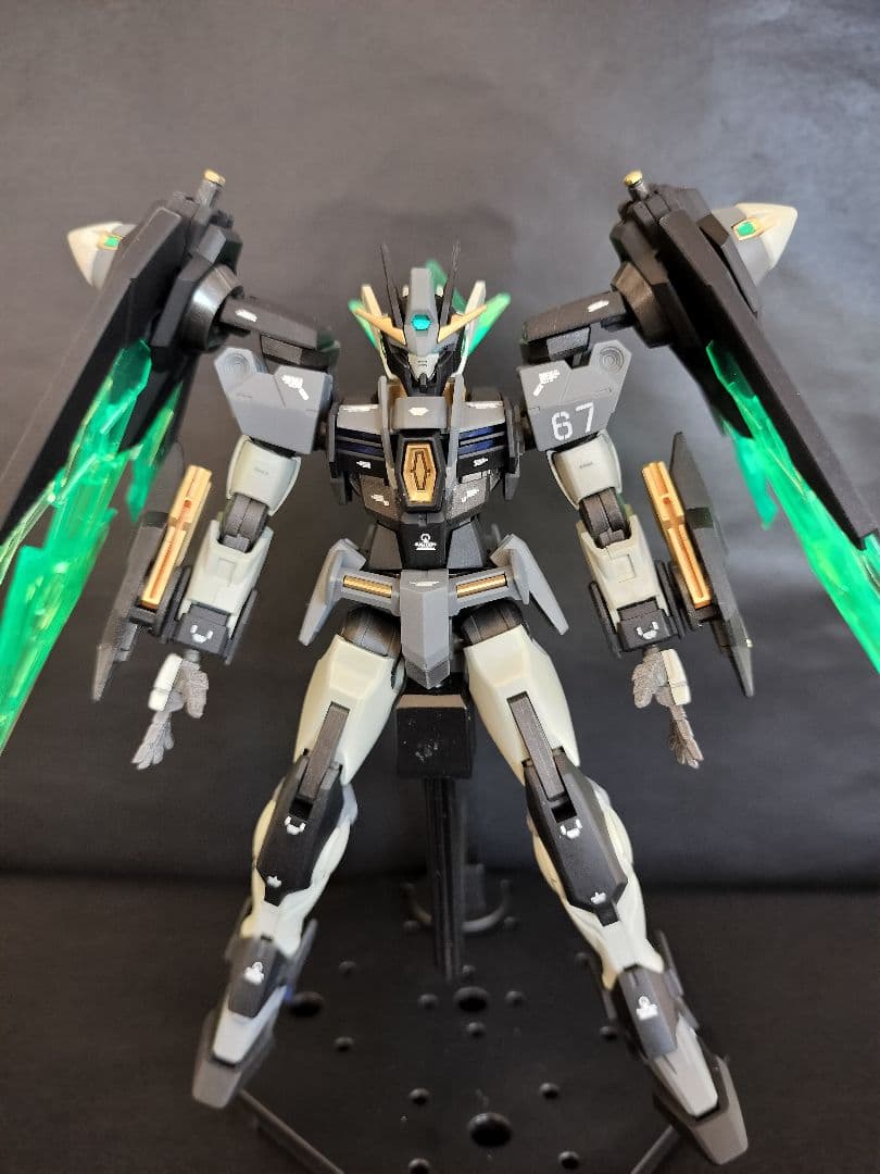 ガンダムダブルオーダイバーアーク　ガンダムブレイカー４塗装　GUNDAM 全塗装