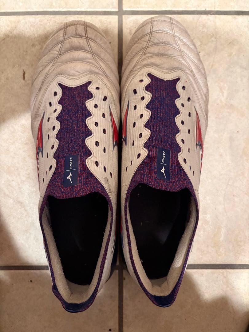 ミズノモレリアネオ3β スパイク27cm