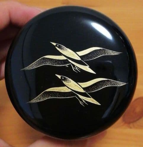 前志芸男作　沈金　波千鳥　蒔絵　共箱　共布　茶道具