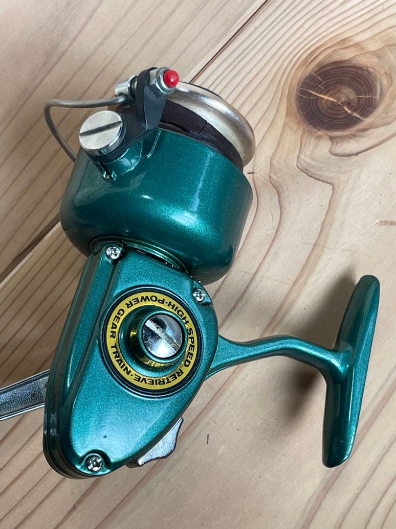 美品70年代オリムピックのエメラルド350スピニングリール スプーンルアーセット