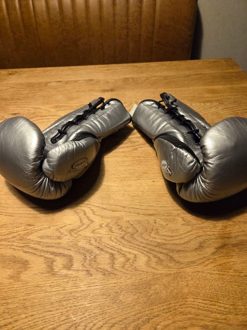 REYES ボクシンググローブ シルバー 8オンス