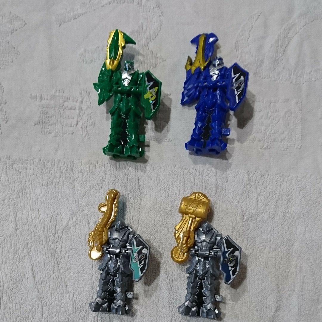 リュウソウジャー