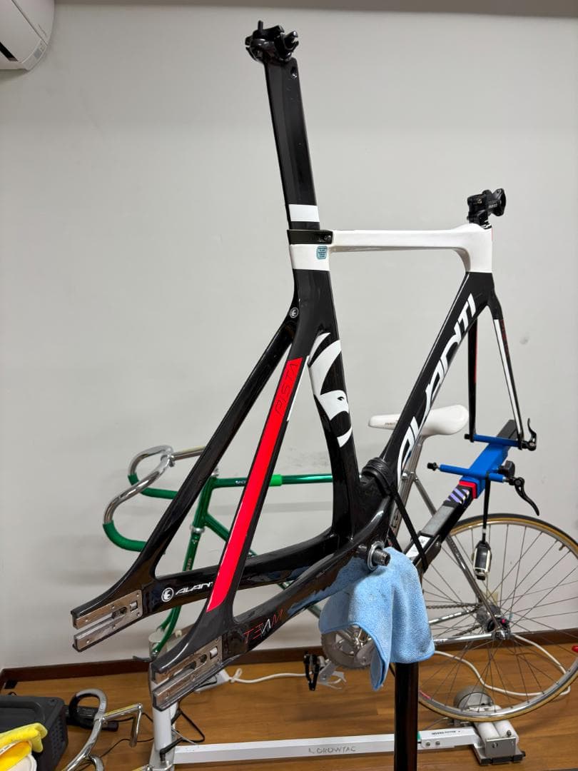 パーツ AVANTI PISTA TEAM