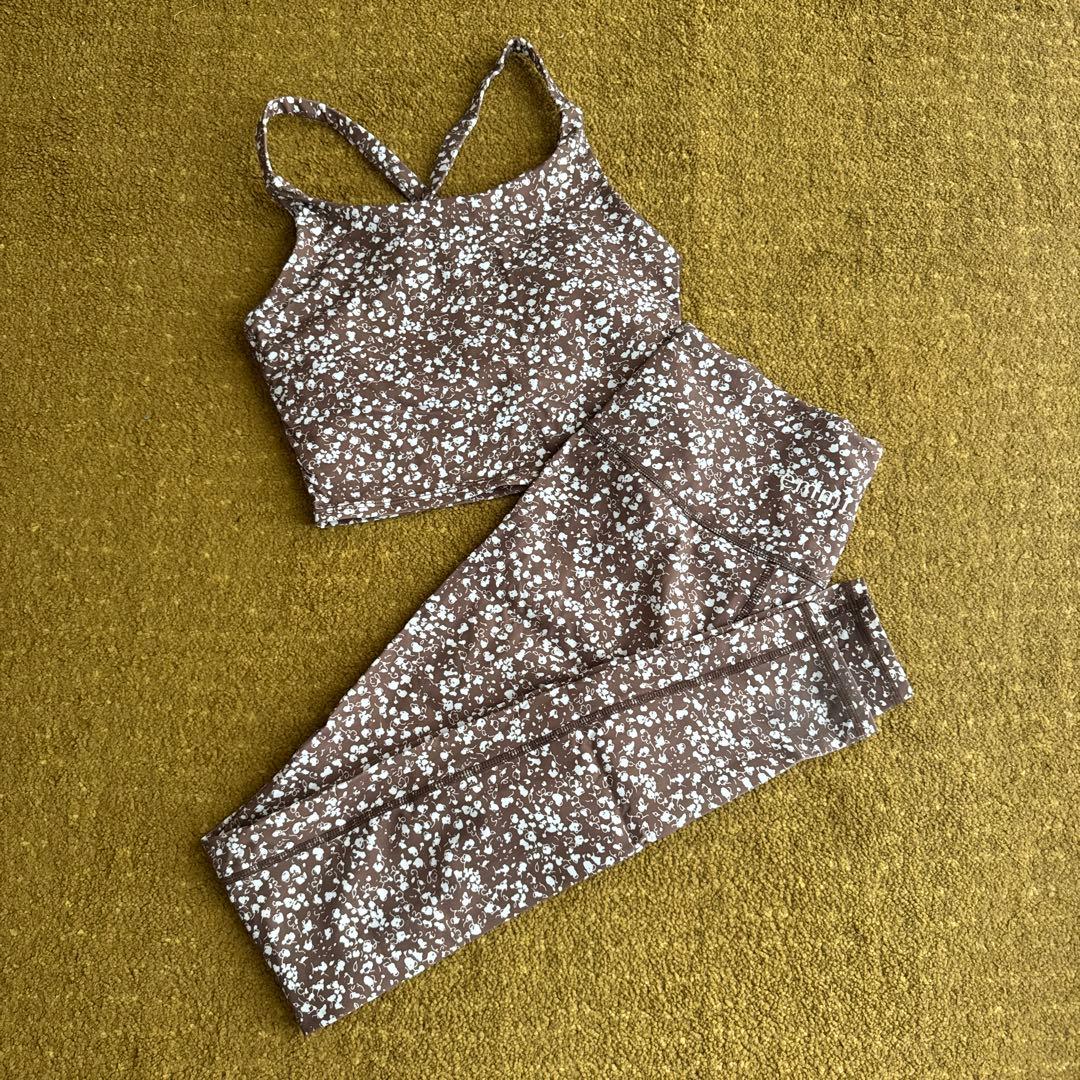 emmi yoga エミヨガ ヨガウェア