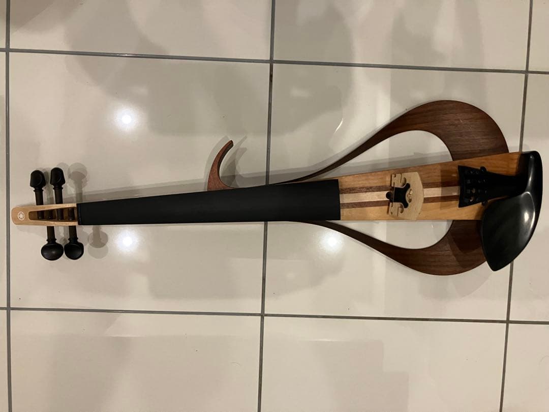 YAMAHA YEV104 エレクトリックバイオリン　スタンド付属