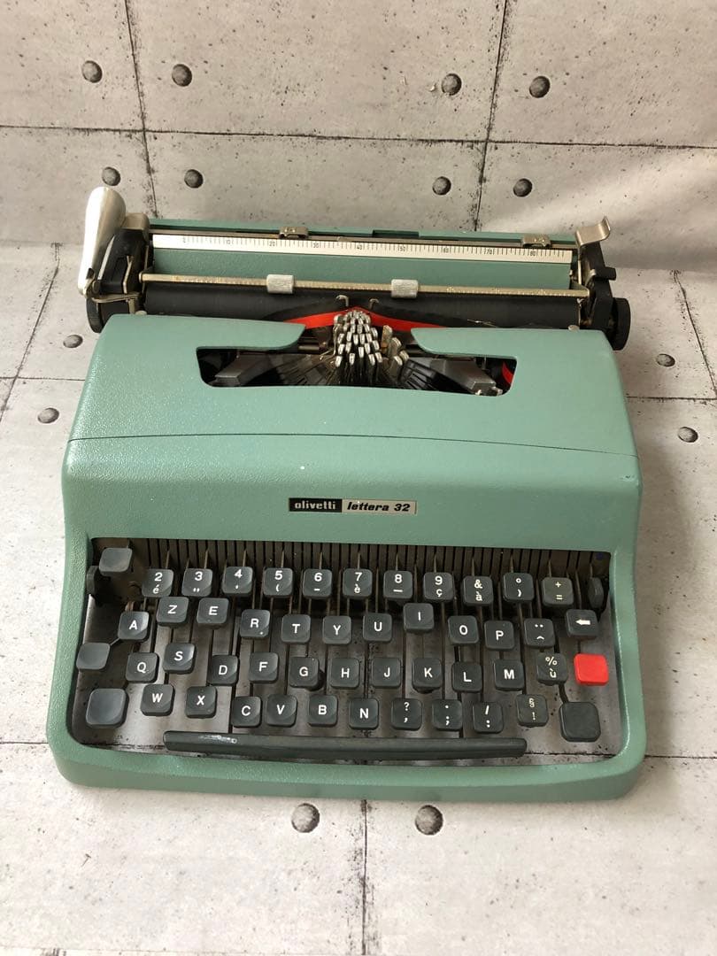 Olivetti タイプライター　lettera 32 ジャンク品(L129)