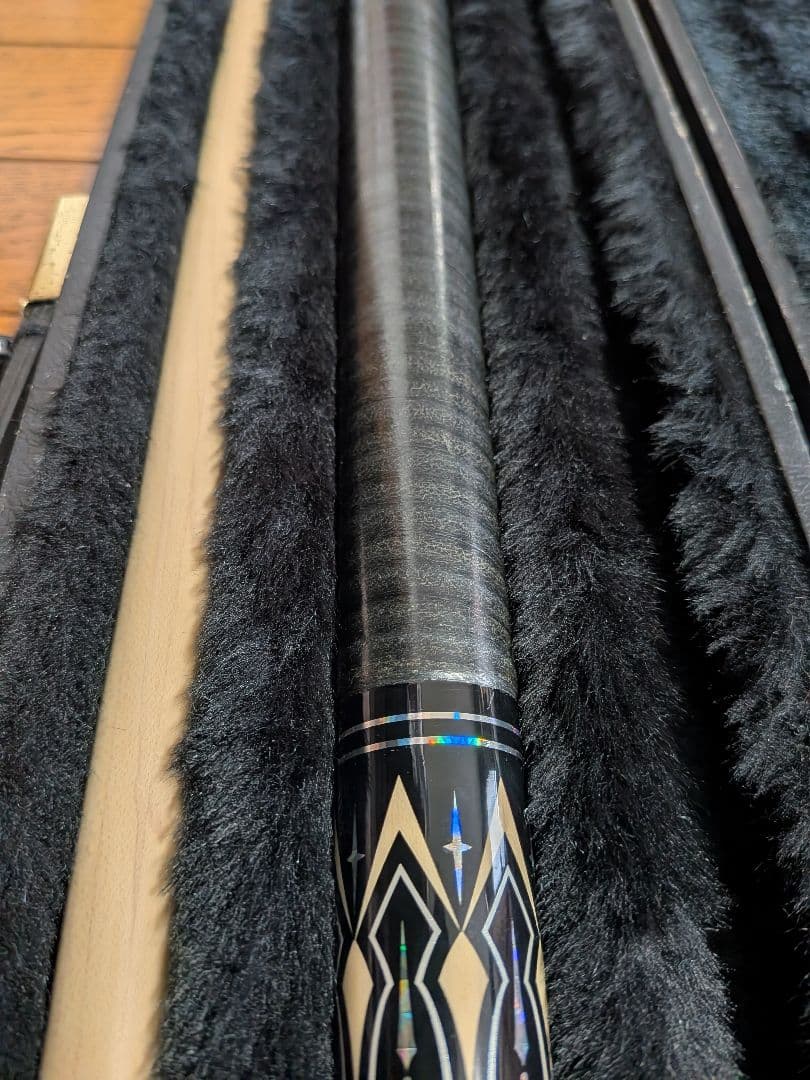 キューテック ビリヤードキュー （ケース付き）