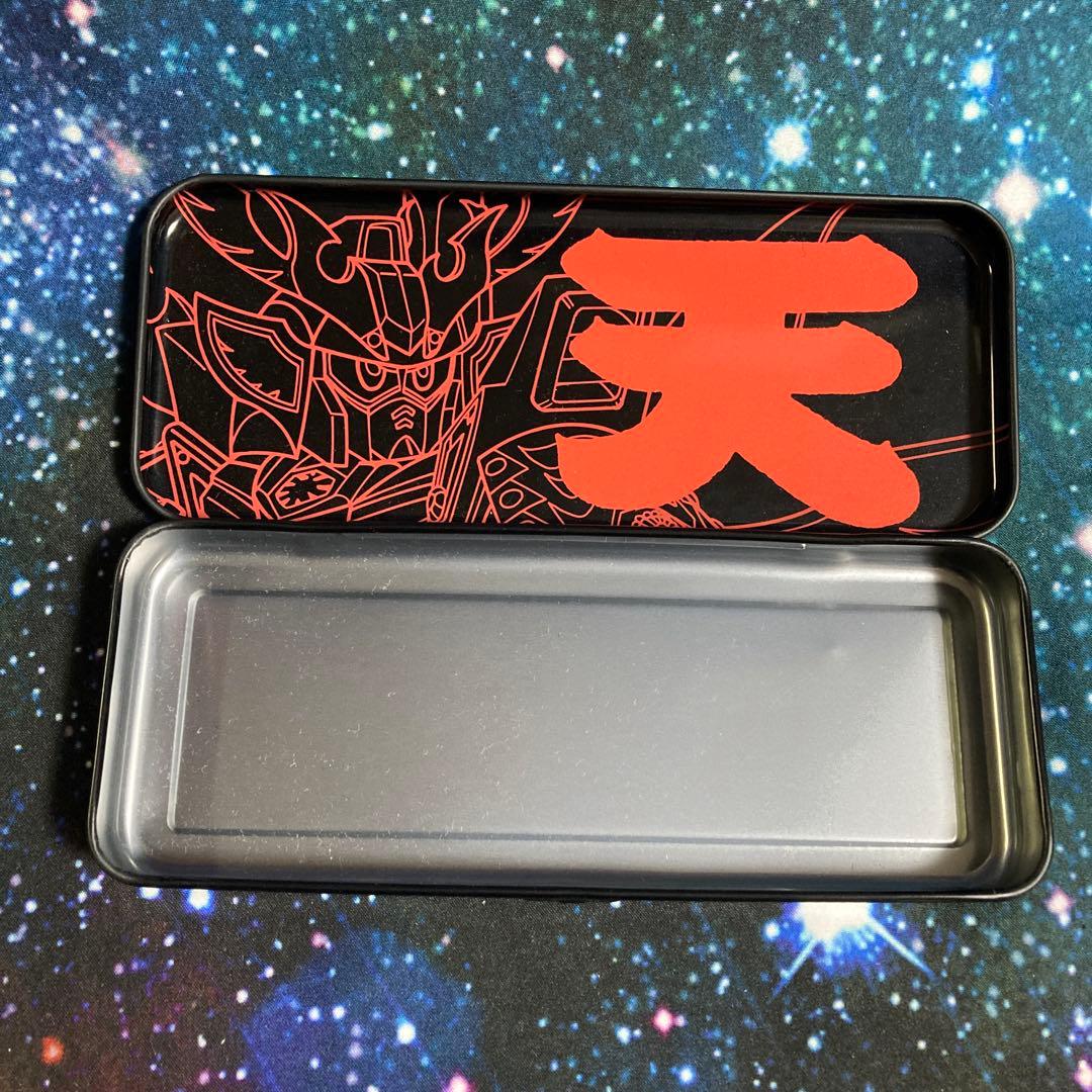SDガンダムの缶ペンセット（ナイトガンダム、武者ガンダム　ペンケース）