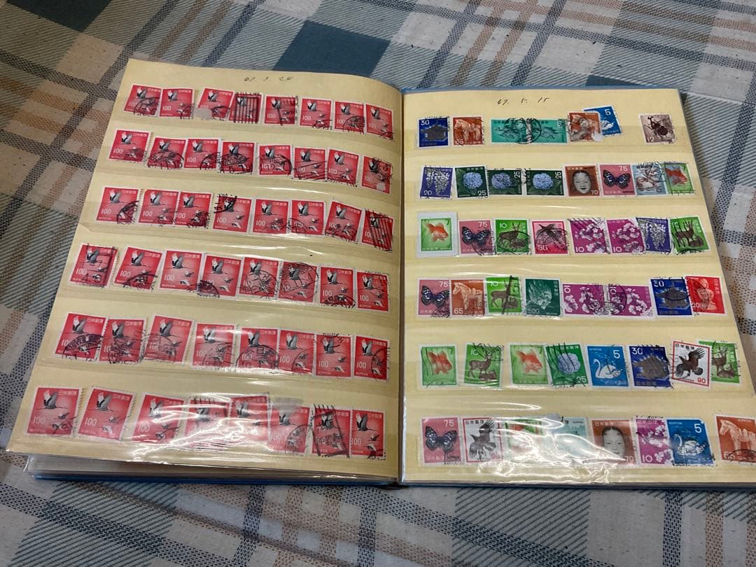 使用済み切手／日本国内の切手　アルバムにビッシリシリーズ2。【昭和ノスタルジー】