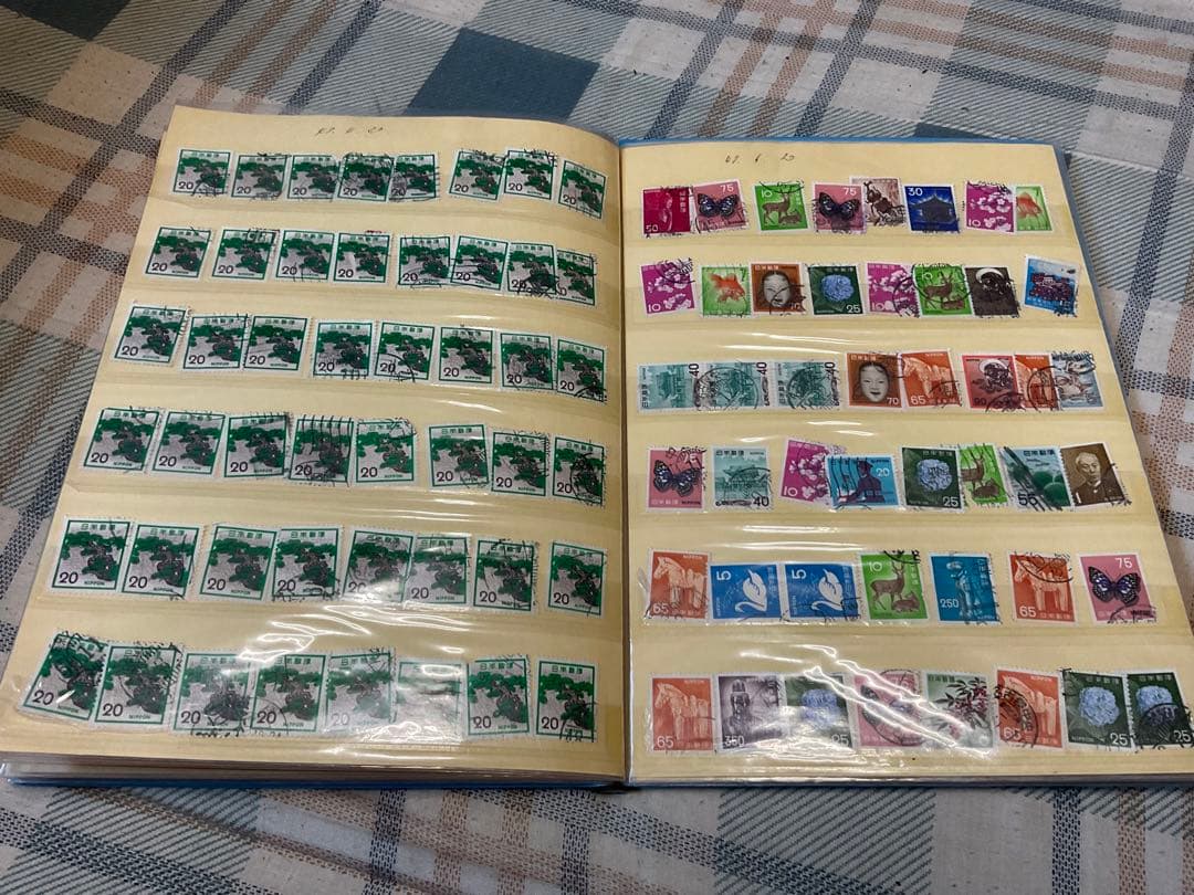 使用済み切手／日本国内の切手　アルバムにビッシリシリーズ2。【昭和ノスタルジー】