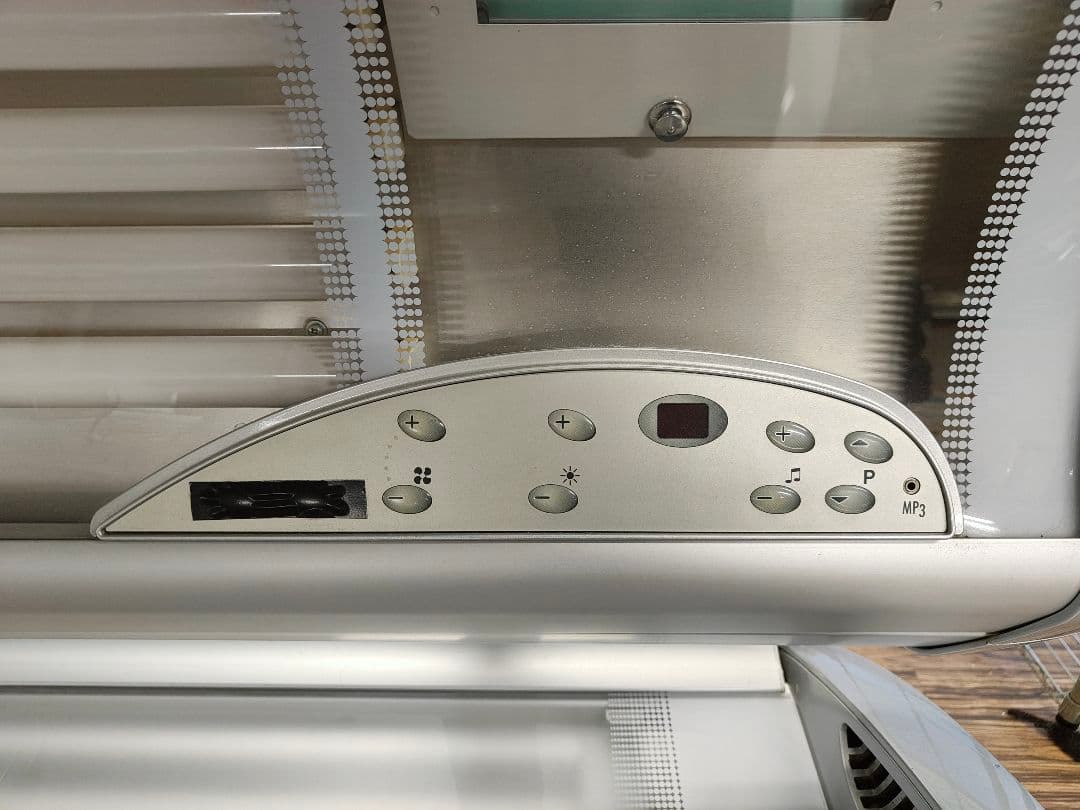 uwe LOTUS タンニングベッド 日焼けマシン