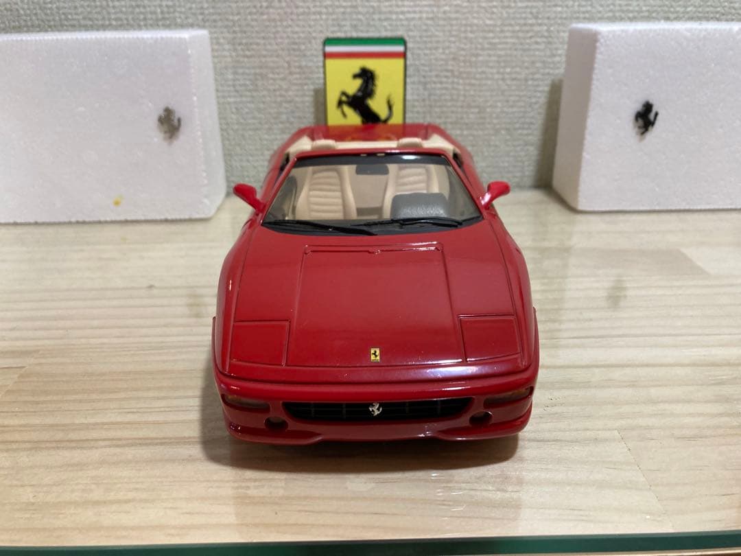 ミニカー FERRARI F 355 SPIDER 1:18
