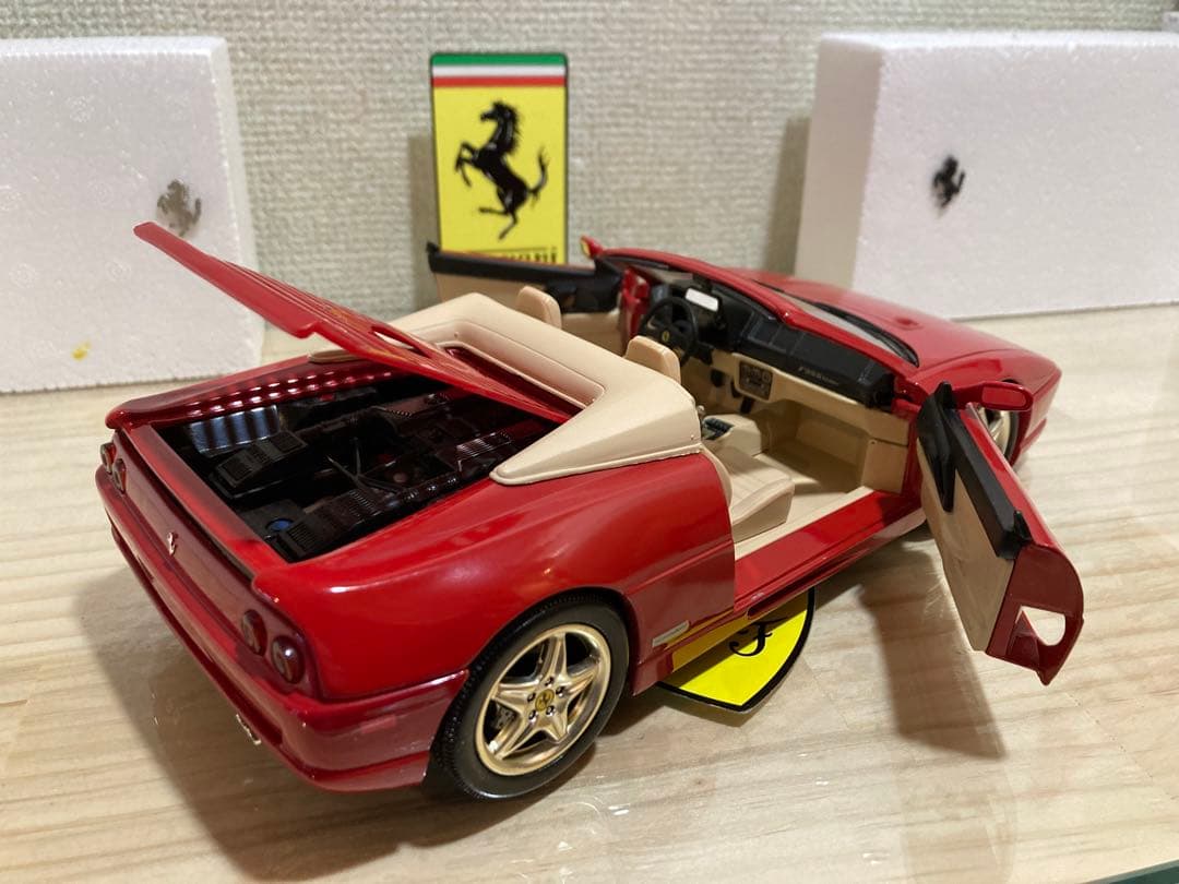 ミニカー FERRARI F 355 SPIDER 1:18