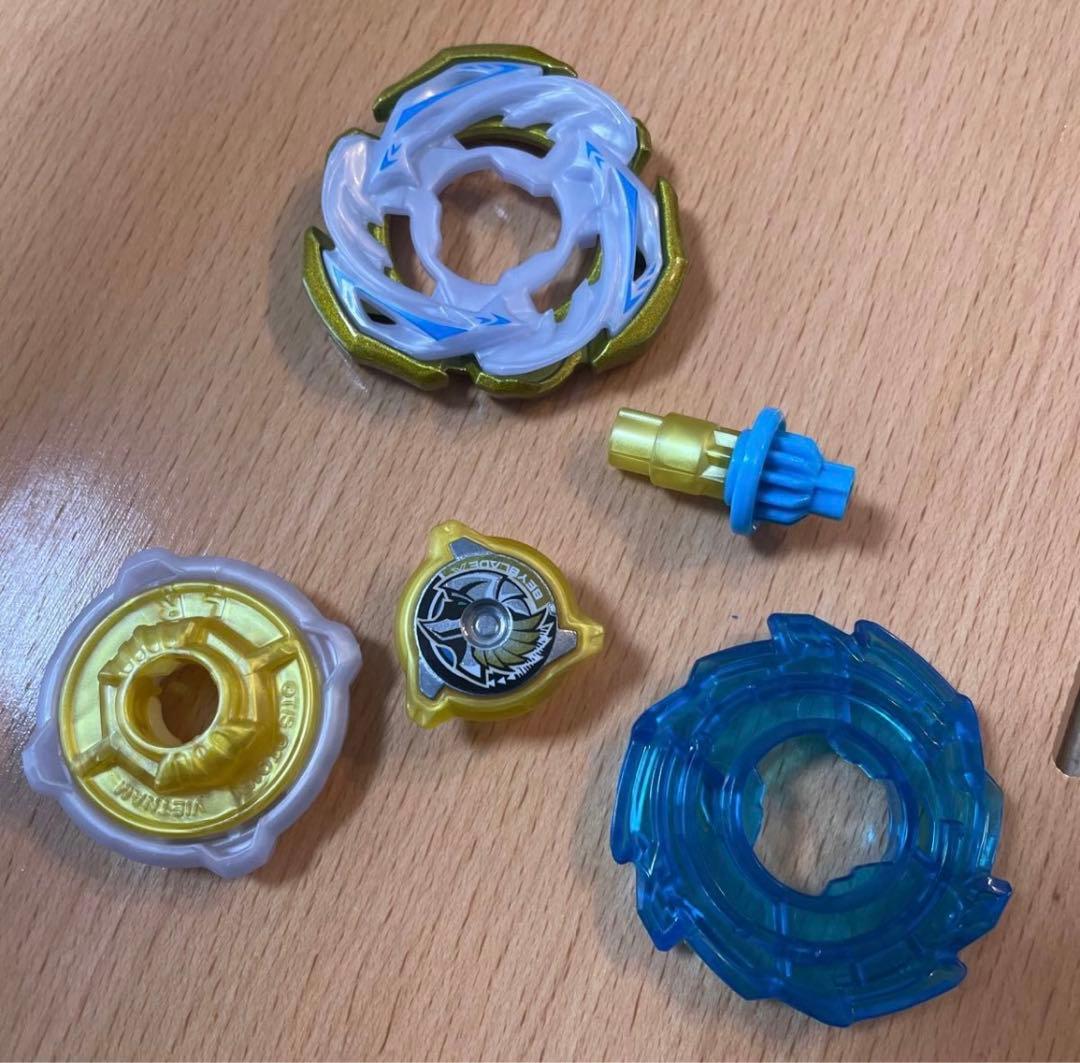 ベイブレードX ワルキューレボルトS4-70V メタルコート：ゴールド