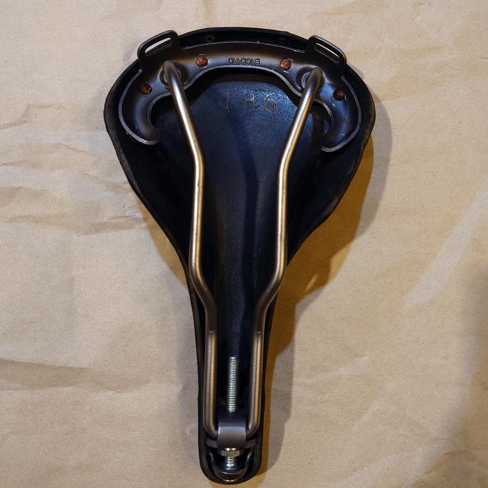 超希少 激レア BROOKS SWIFT ブラック ”チタン” 特典付き