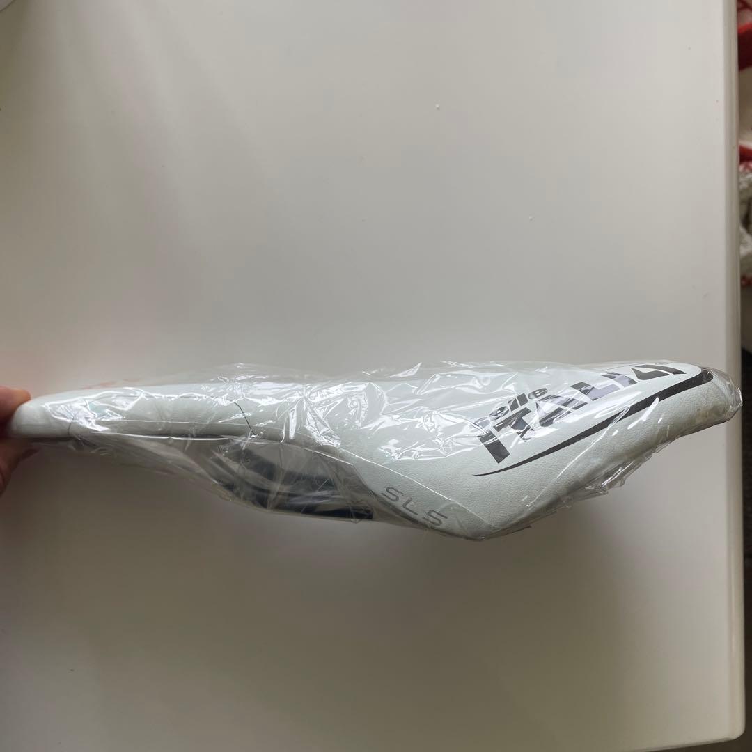 未使用　Selle Italia SLS サドル ホワイト・ブラック