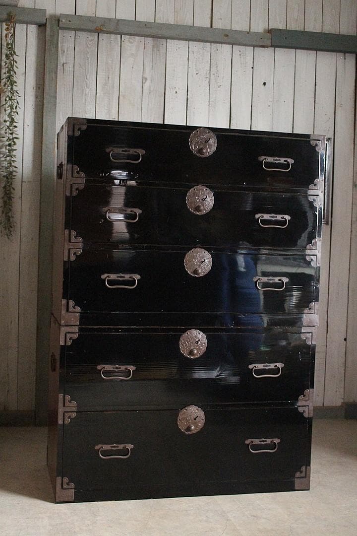 綺麗な丸金具庄内箪笥　2段　タンス　収納　古家具　古民家　時代家具