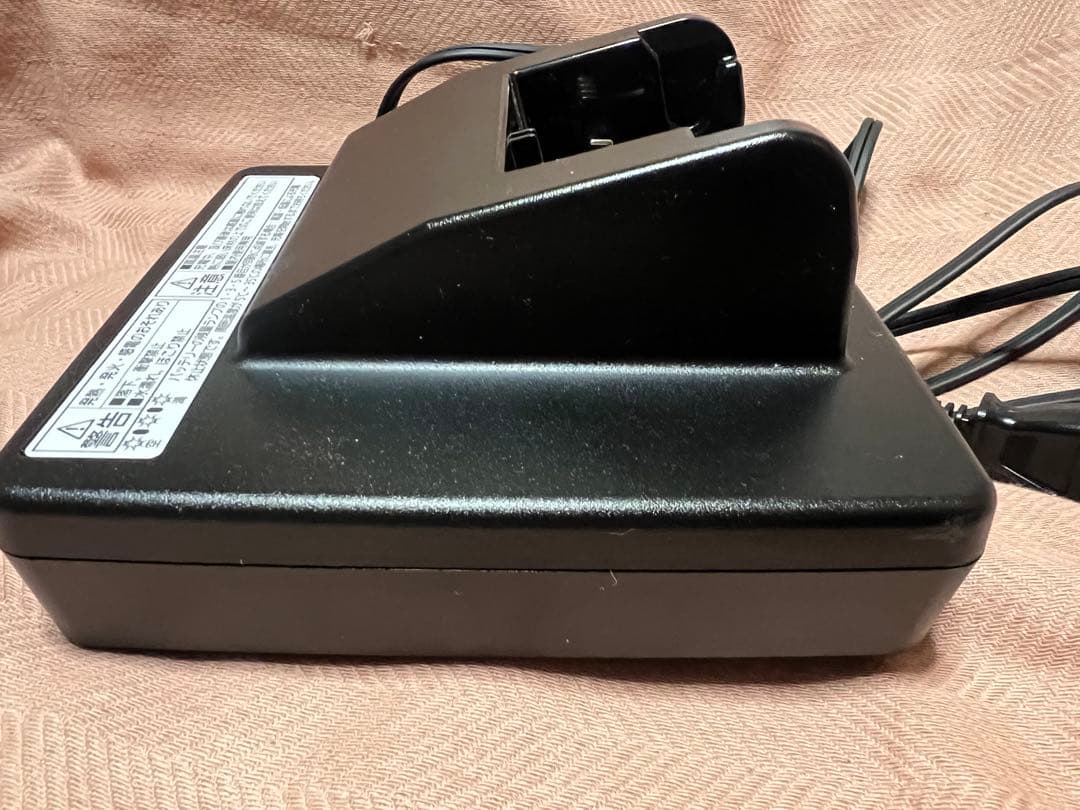 Panasonic パナソニック　充電器　NKJ075Z