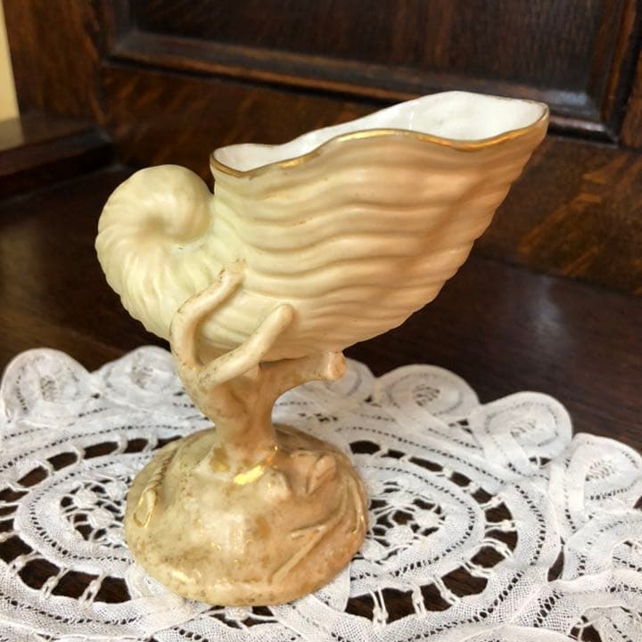 ロイヤルウースター 英国アンティーク ブラッシュアイボリー 花瓶 花器 金彩