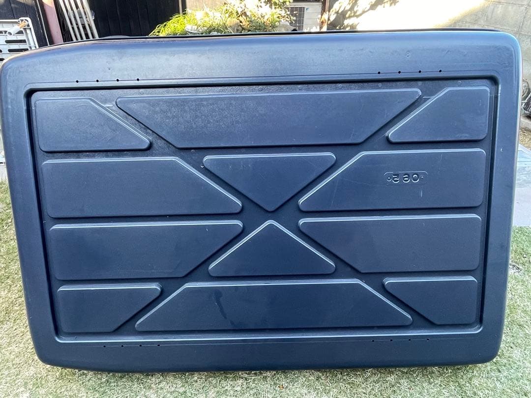 THULE ルーフボックス シルバー　釣り　アウトドア　スノーボード　海