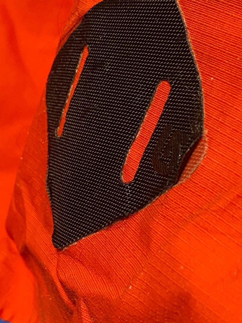 バートン　スノボ　スノーボード　ウェア　ジャケット　ポケッタブル　リュック　携帯