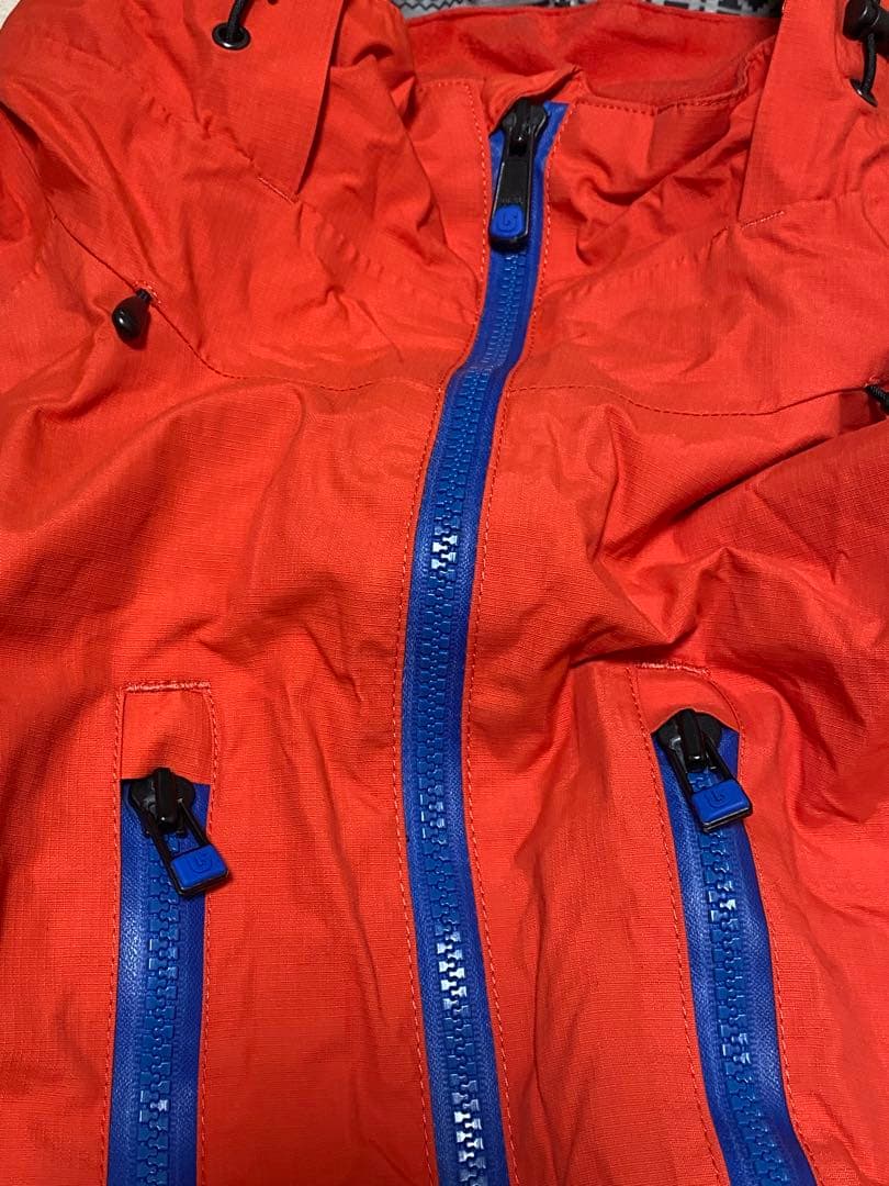 バートン　スノボ　スノーボード　ウェア　ジャケット　ポケッタブル　リュック　携帯