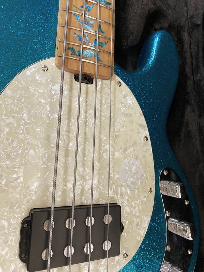 ベース Musicman RAY34 Blue Sparkle Sterling