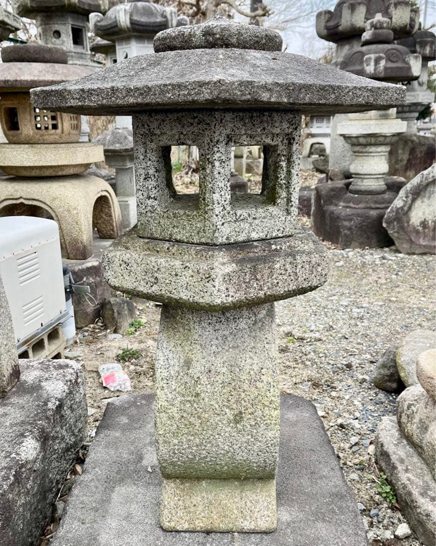 引取希望 面影灯籠 真壁石燈籠 御影石 庭石 石像 石造 石彫 彫刻 庭園 置物