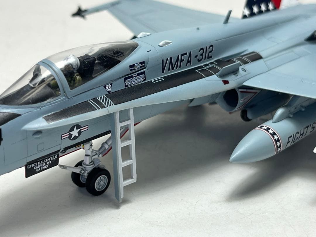 ハセガワ 1/72 F/A-18C （完成品×2）