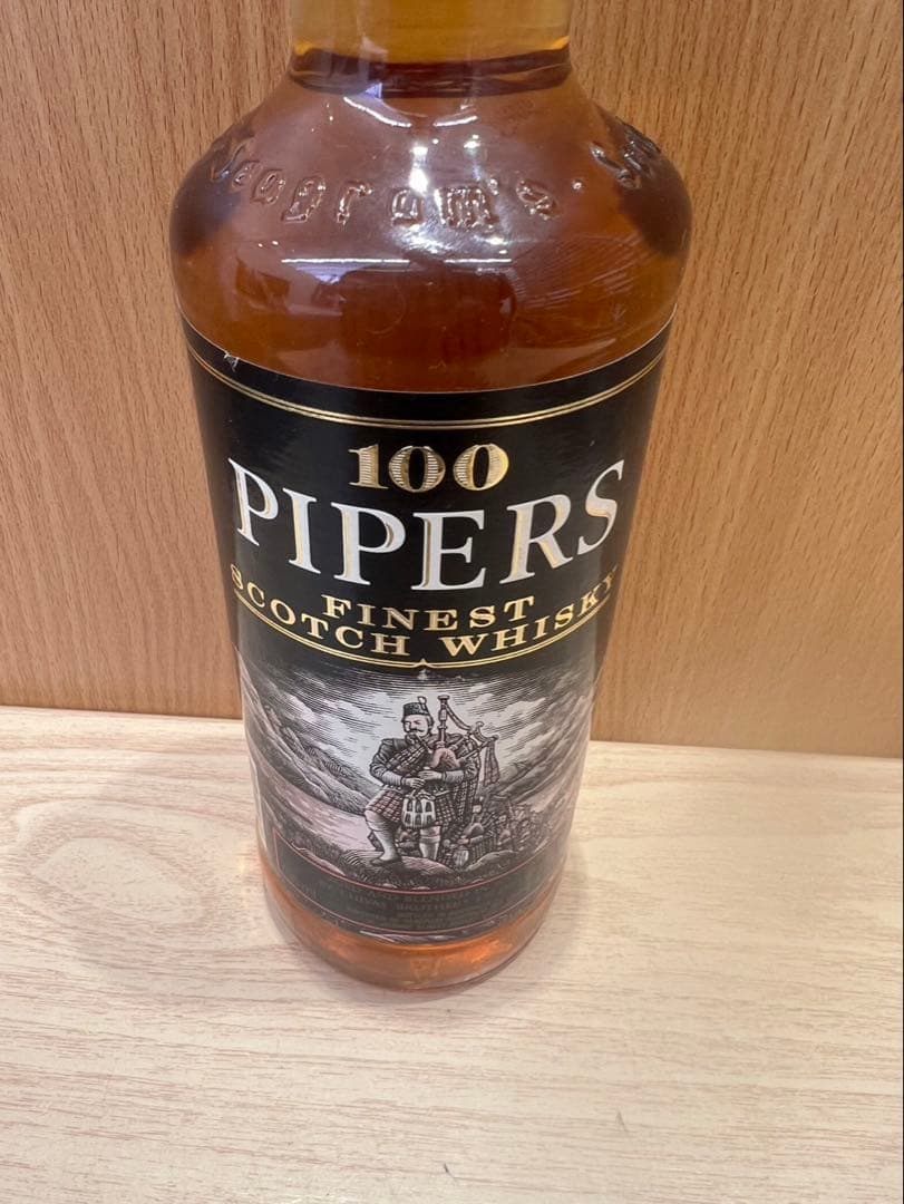 ウイスキー 100 PIPERS FINEST SCOTCH WHISKY