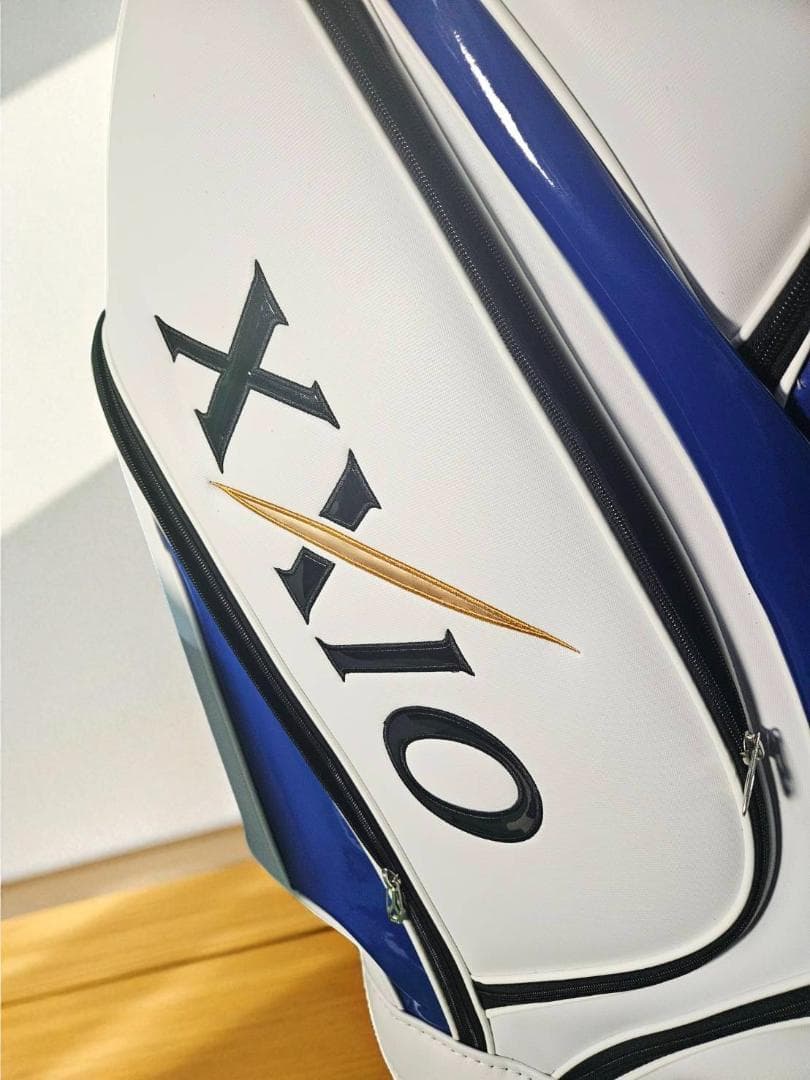 【新品未使用】XXIO ゴルフバッグ 新品未使用 ホワイト/ブルー