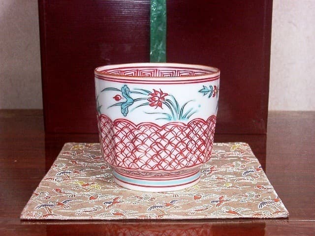 京焼・清水焼　二代 高木岩華作　赤絵古式模様小鉢　共箱　古物。