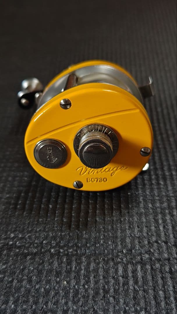 五十鈴工業　BC730 イエロー