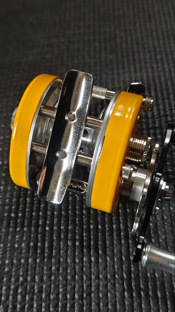 五十鈴工業　BC730 イエロー