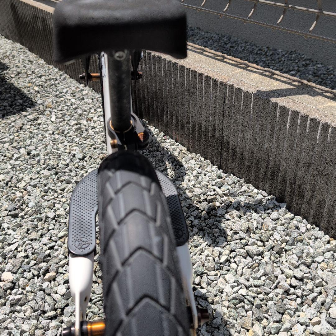 STRIDER ストライダー 12インチ　ホワイト　カスタム　セーブザチルドレン