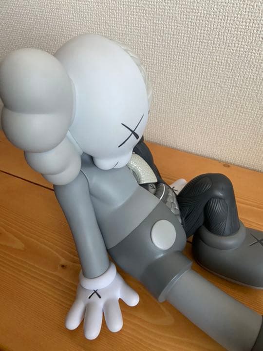 正規品　カウズ OriginalFake フィギュア 人体模型 グレー KAWS